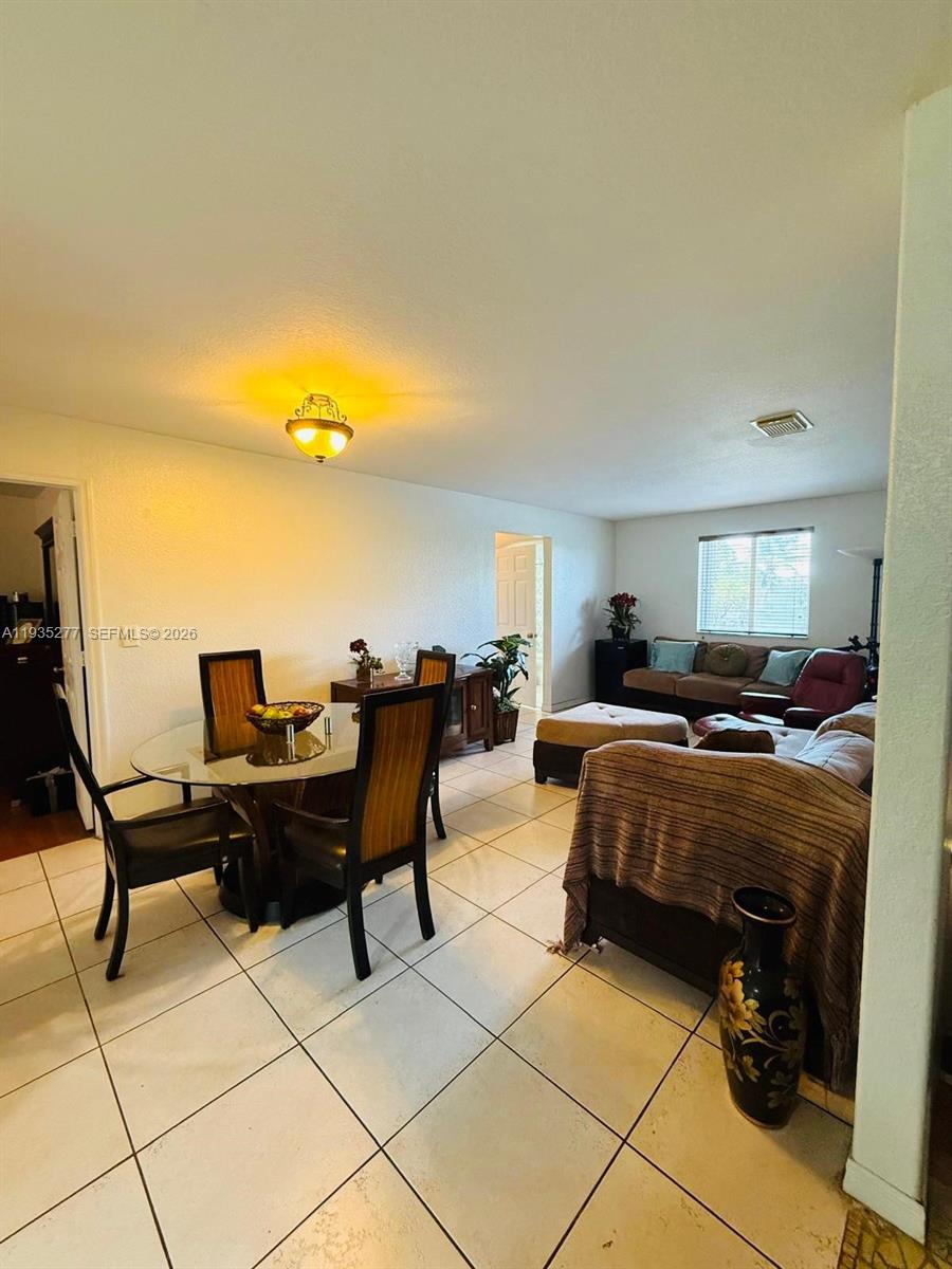 DORAL GRAND CONDO - Residential