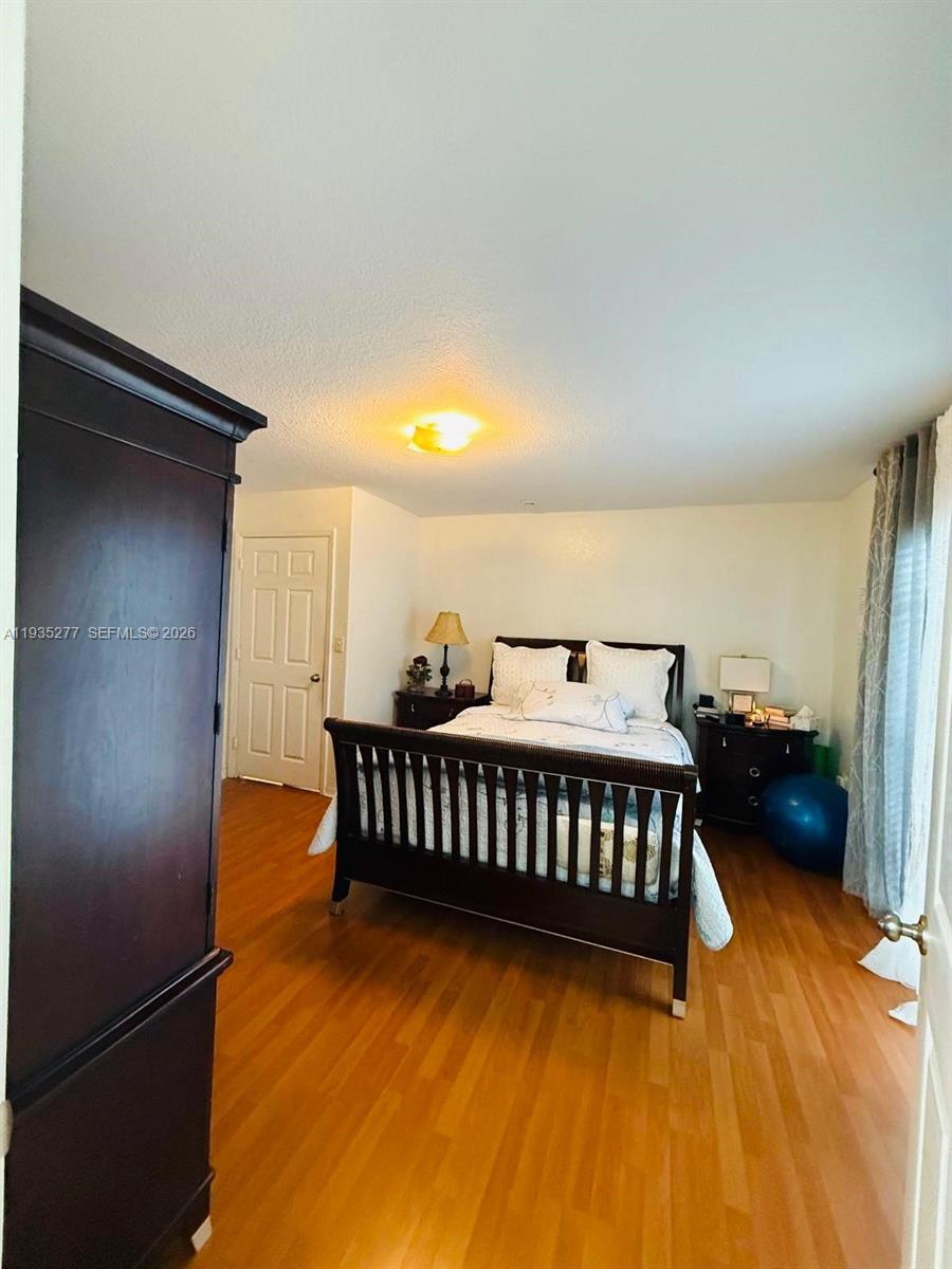 DORAL GRAND CONDO - Residential