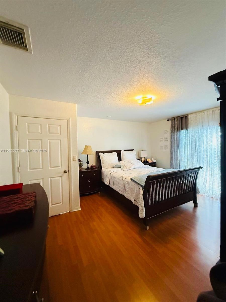 DORAL GRAND CONDO - Residential