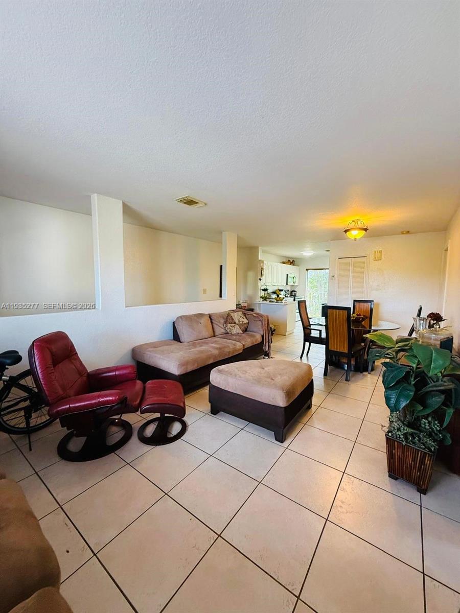 DORAL GRAND CONDO - Residential