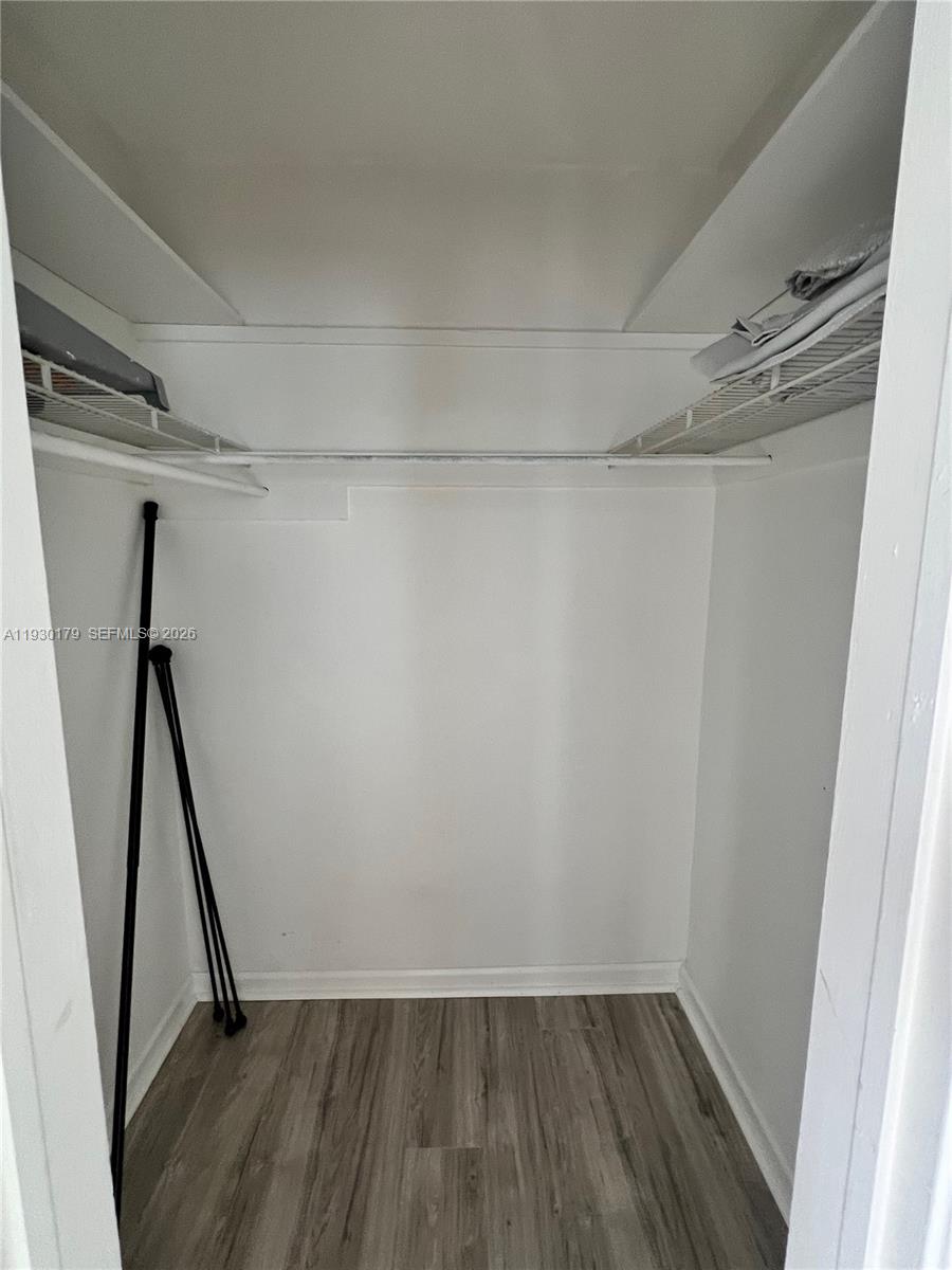 HOLLYWOOD - Residential Lease