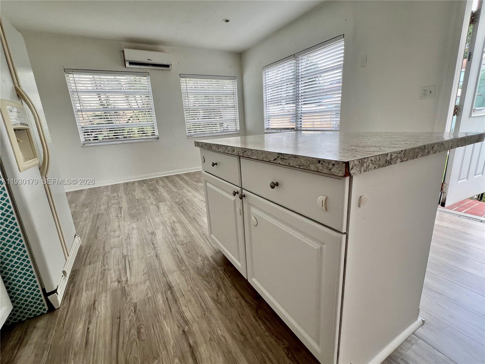 HOLLYWOOD - Residential Lease