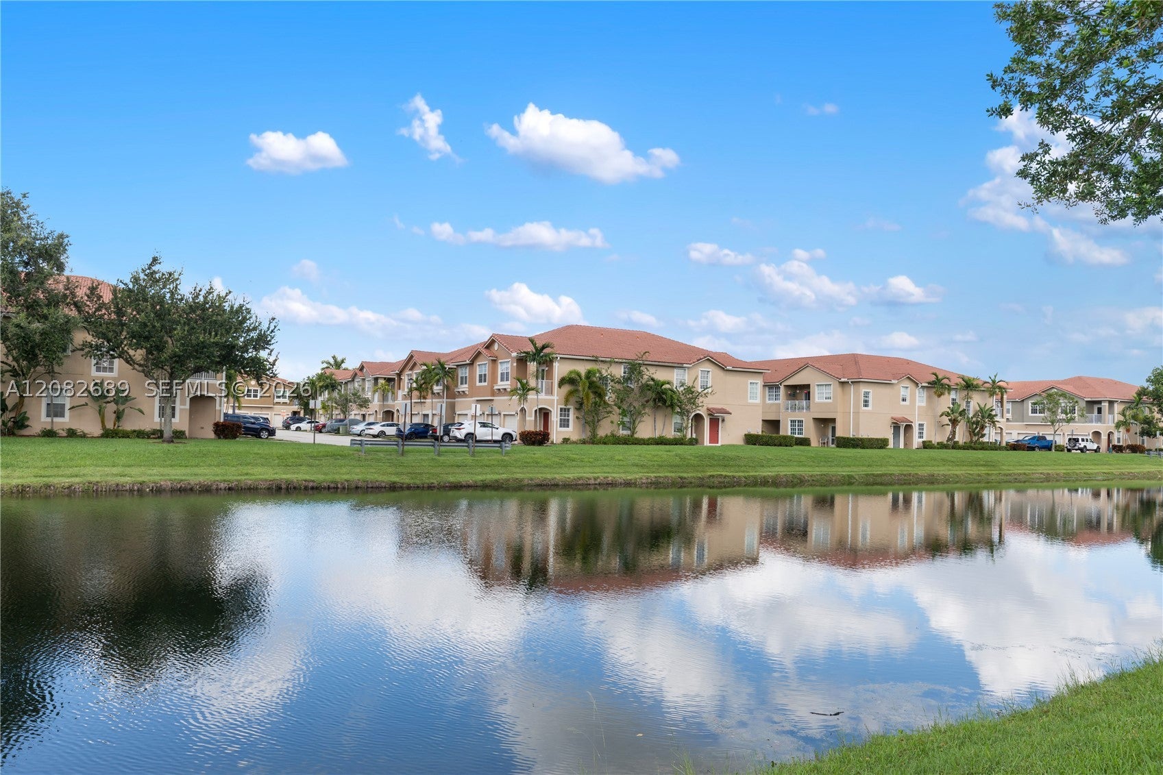5741 Isles Cir