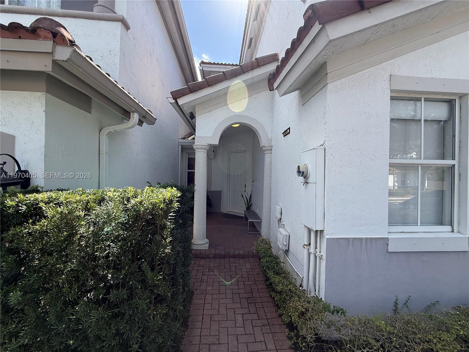 ISLANDS AT DORAL - Residential