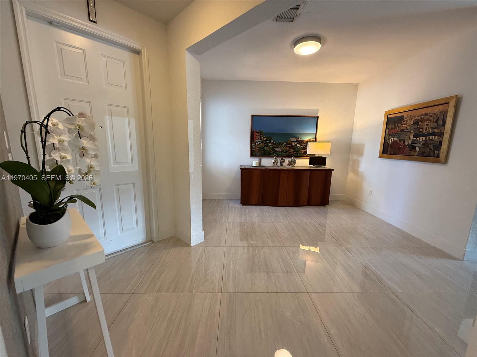 ISLANDS AT DORAL - Residential