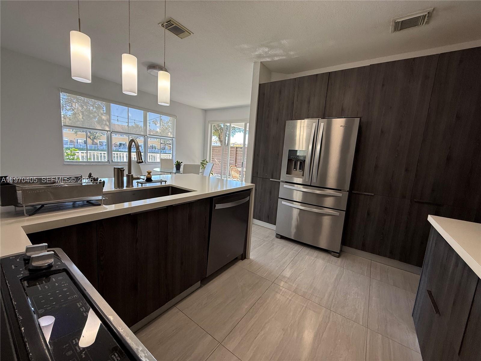 ISLANDS AT DORAL - Residential