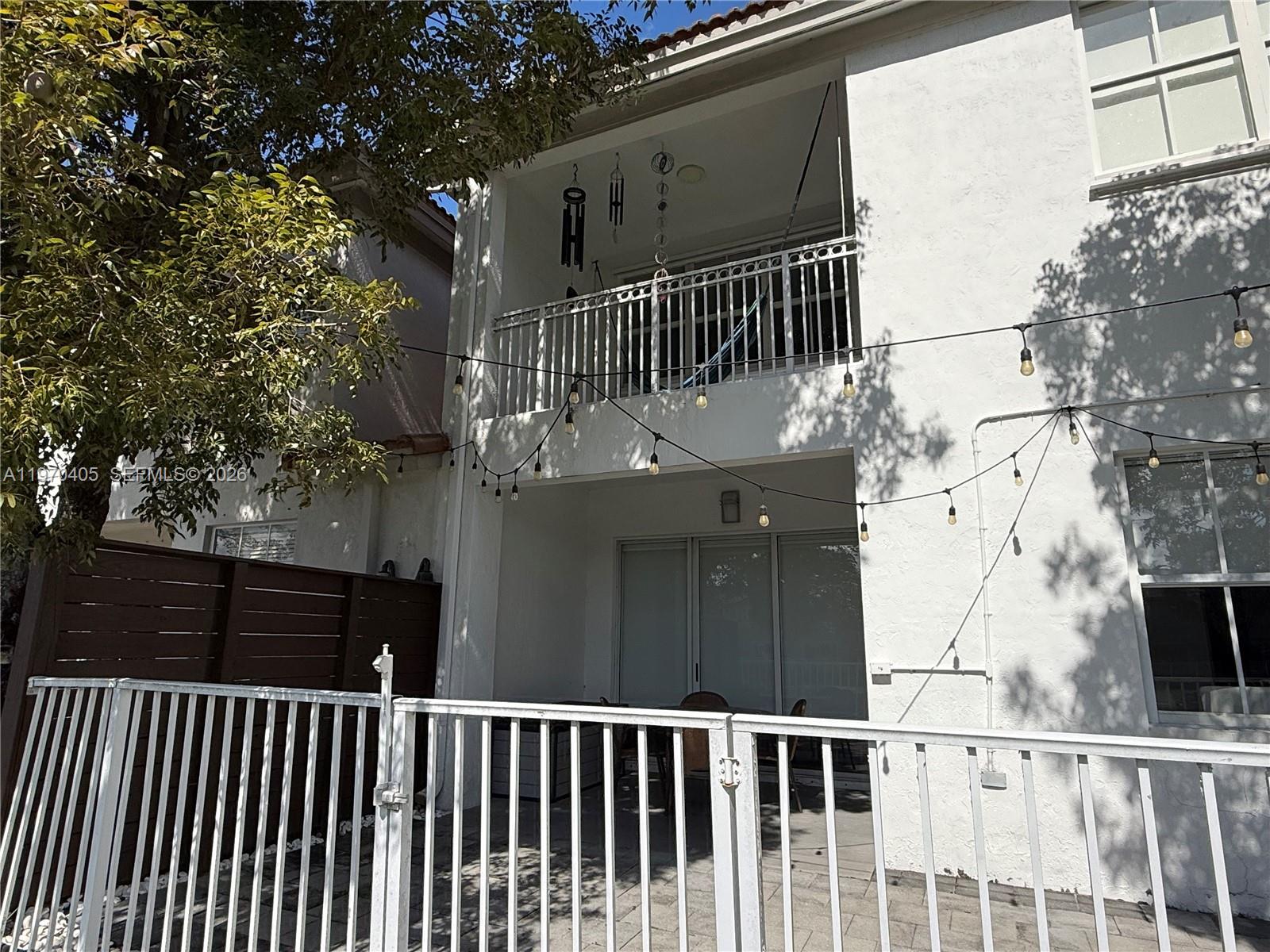 ISLANDS AT DORAL - Residential