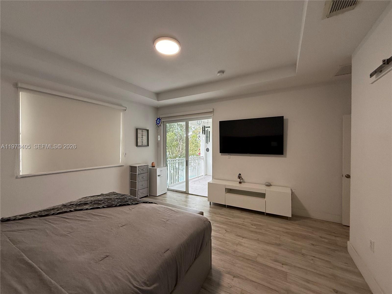 ISLANDS AT DORAL - Residential