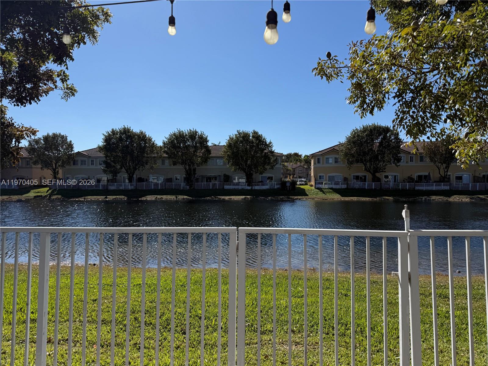 ISLANDS AT DORAL - Residential