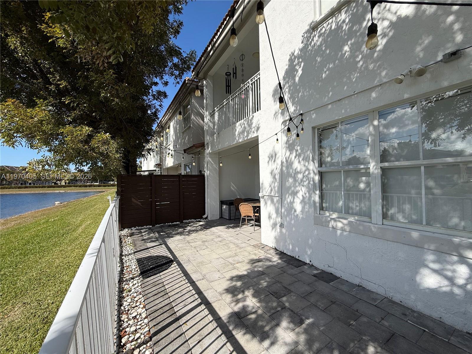 ISLANDS AT DORAL - Residential