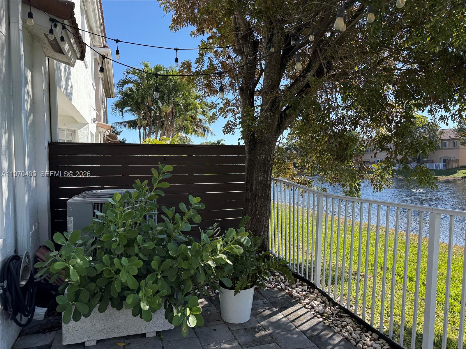 ISLANDS AT DORAL - Residential