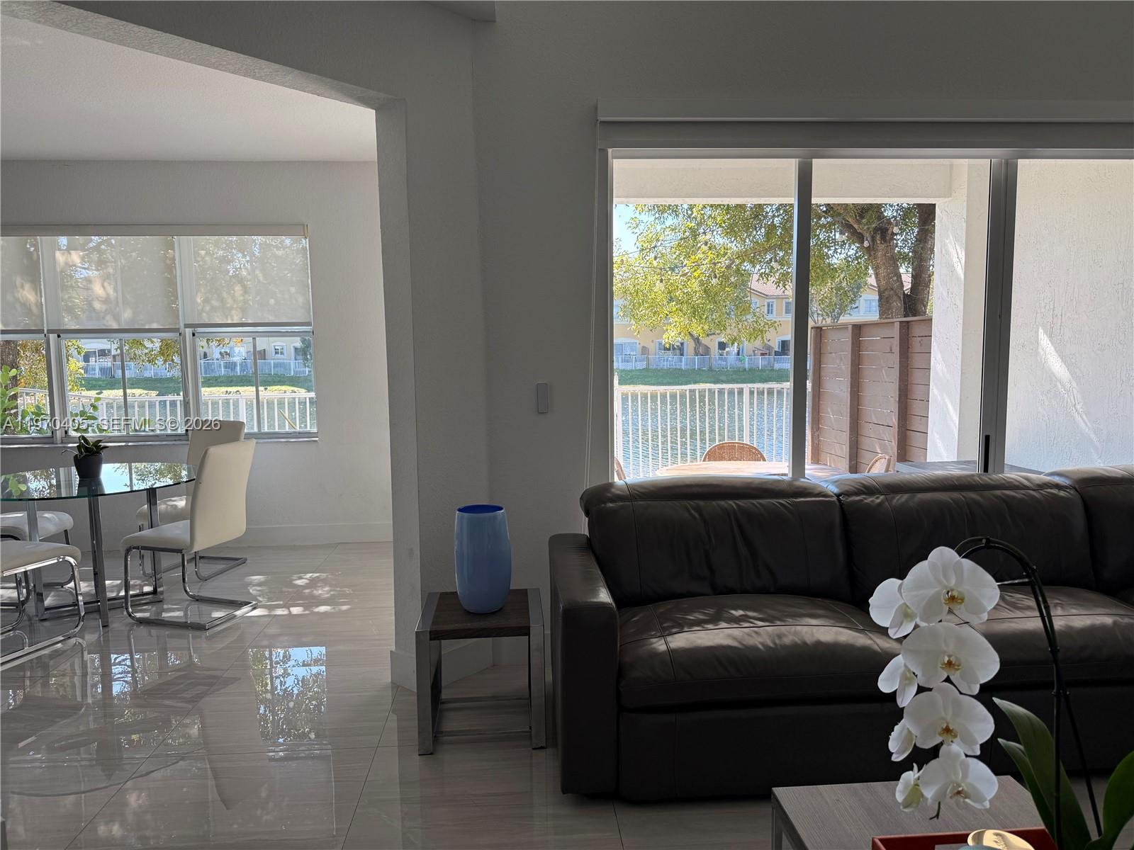 ISLANDS AT DORAL - Residential