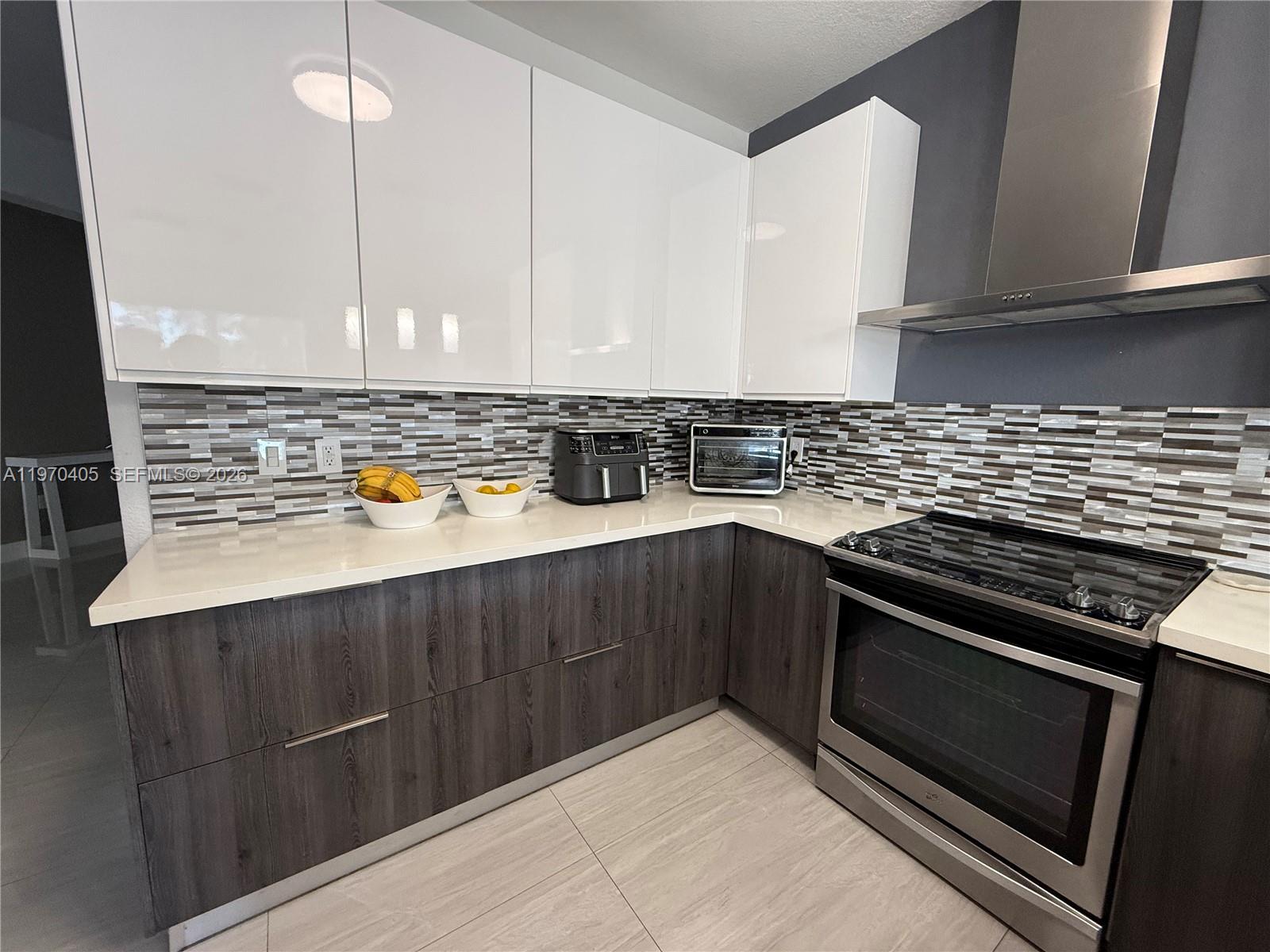 ISLANDS AT DORAL - Residential