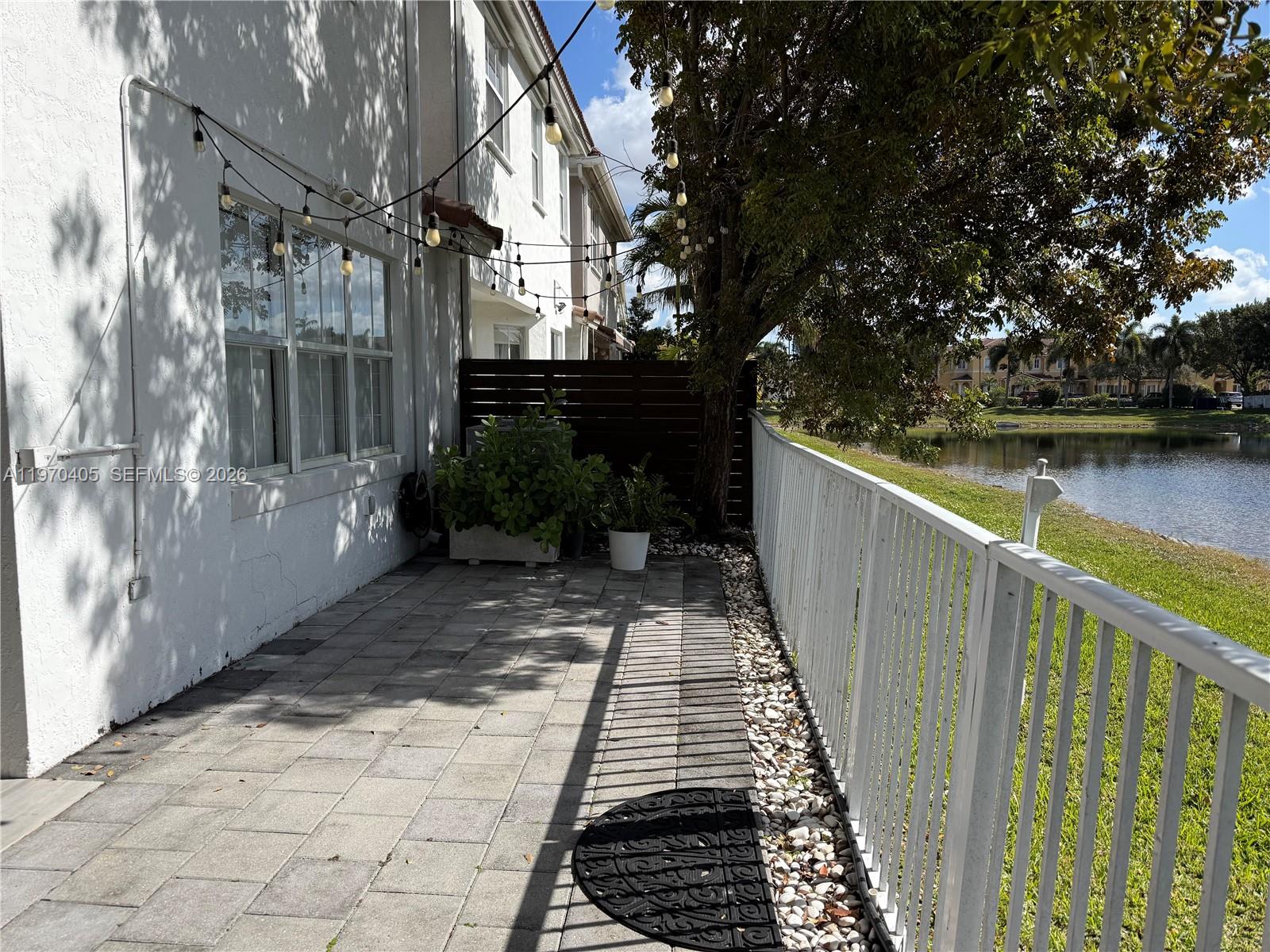 ISLANDS AT DORAL - Residential