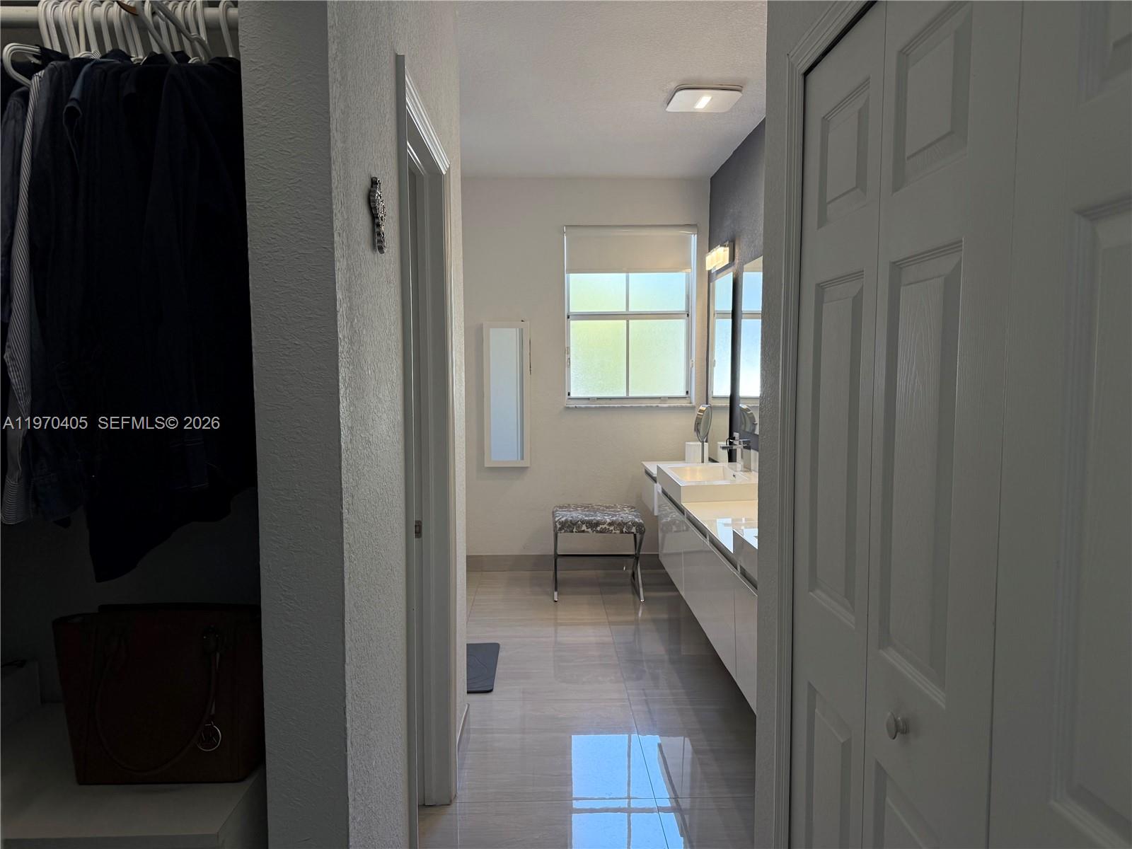 ISLANDS AT DORAL - Residential