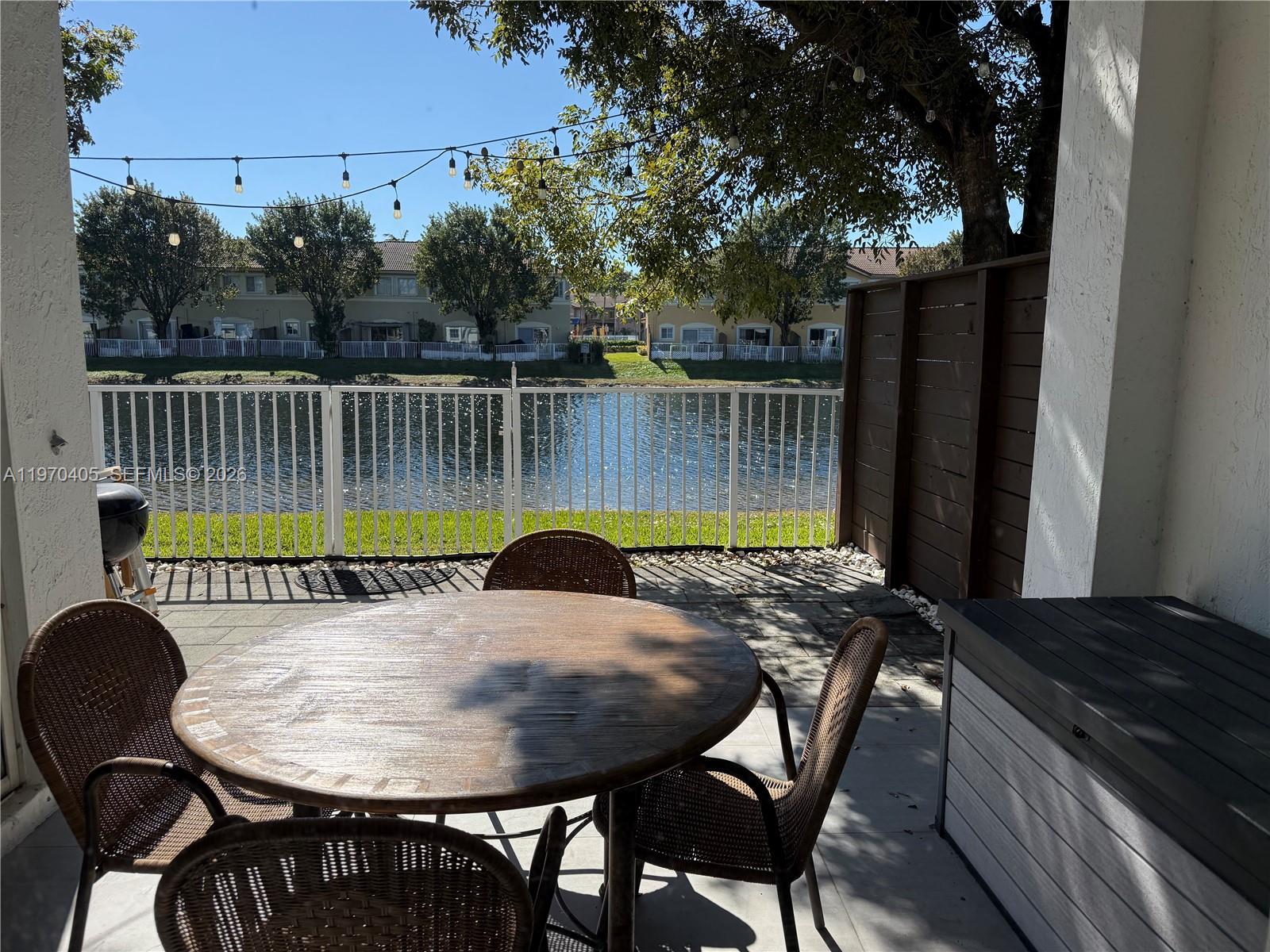 ISLANDS AT DORAL - Residential