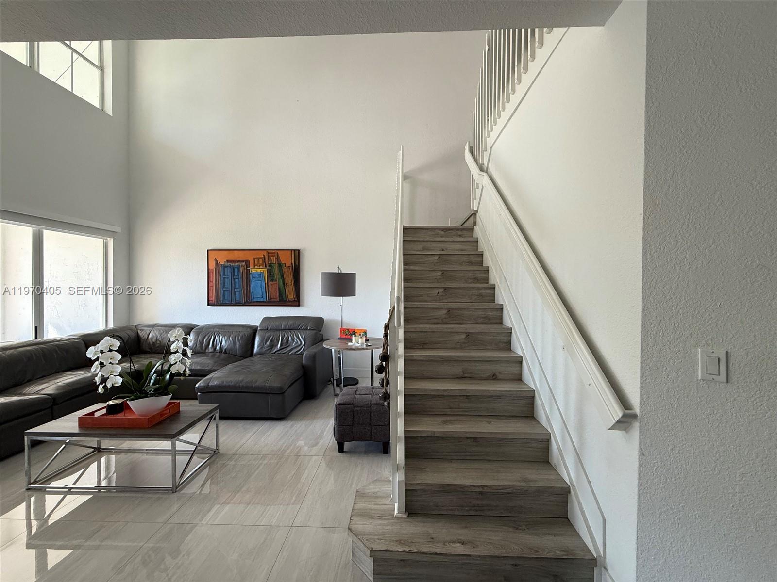 ISLANDS AT DORAL - Residential