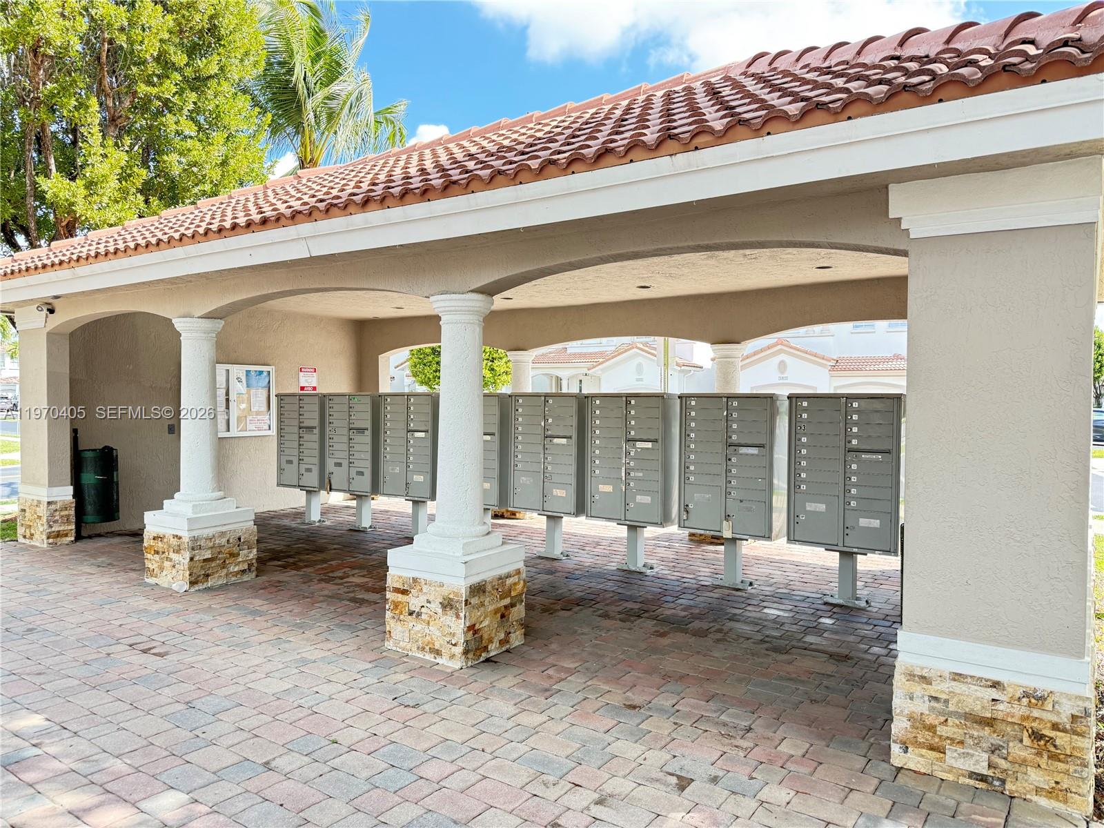 ISLANDS AT DORAL - Residential