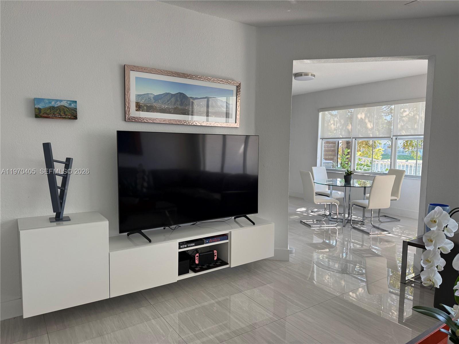 ISLANDS AT DORAL - Residential