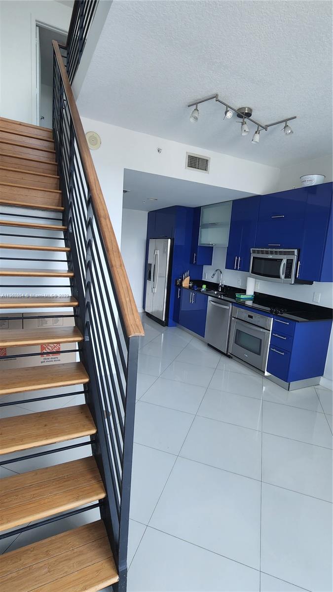 INFINITY AT BRICKELL COND - Residential Lease