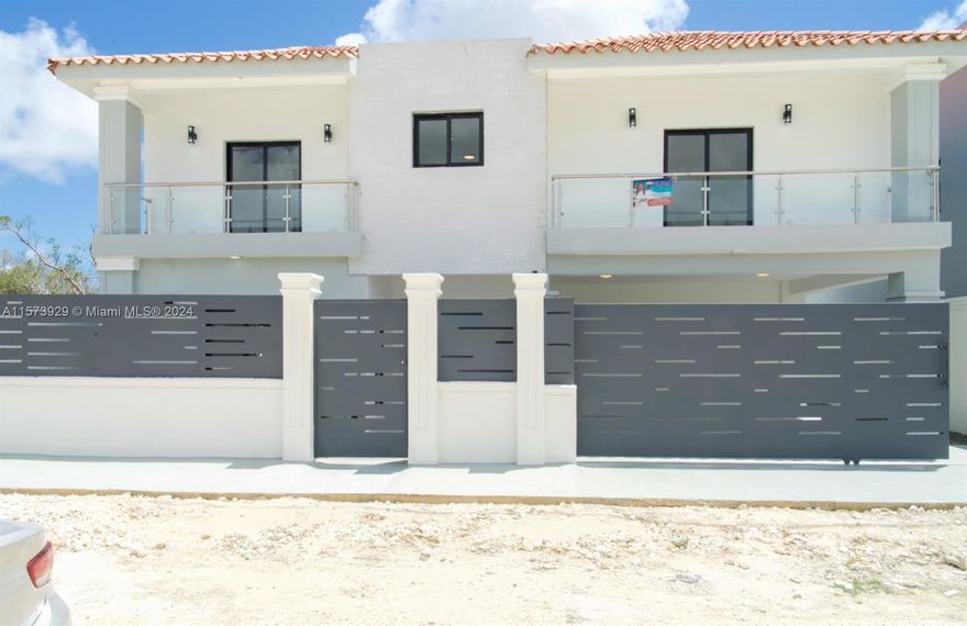 This property is in Dominican Republic.
Your property sounds even more appealing with its proximity to the ocean, offering the allure of coastal living within a convenient distance. With its array of features including four bedrooms, four bathrooms, a pool, custom kitchen, and ample outdoor space, it's not only a comfortable home but also an attractive investment opportunity. The poolside dimensions provide the perfect spot for enjoying the coastal climate and creating memorable outdoor experiences. It has also 2 car garage, laundry room, water tank of 500 galones, backyard and a balcony.
Land 345 meters.
House 280 Constrution