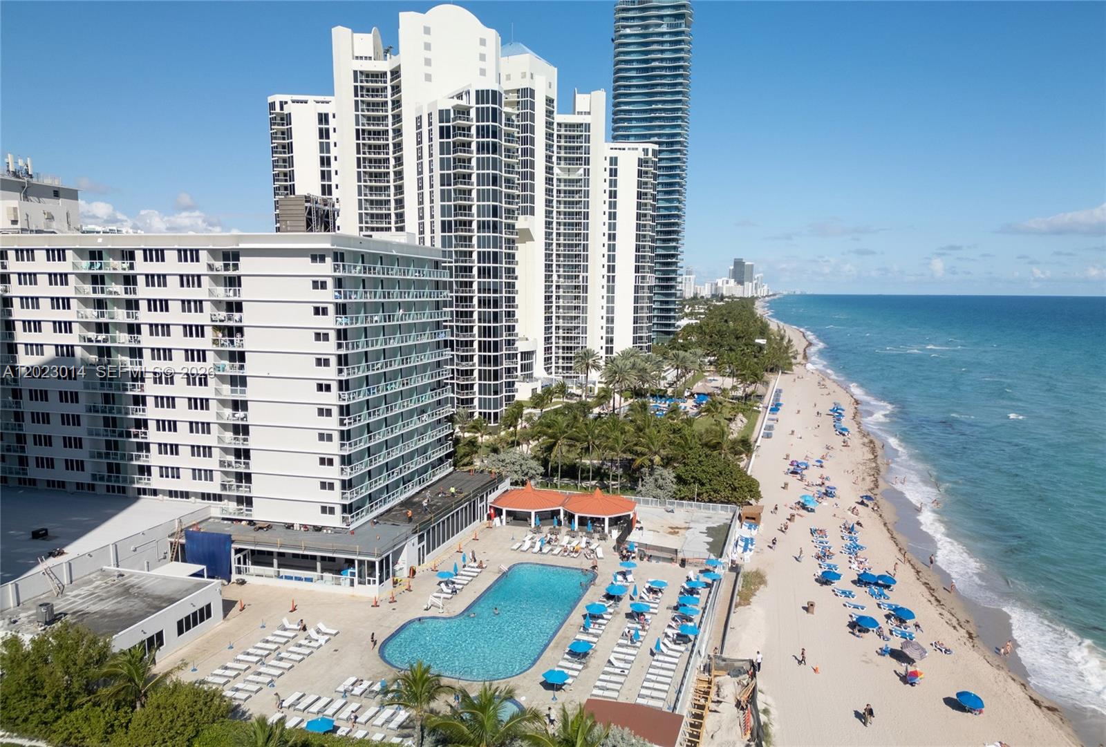 THE AVENTURA BEACH CLUB C - Residential