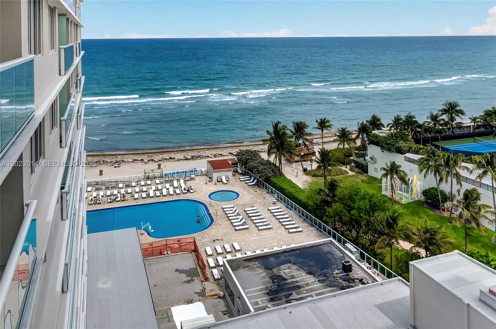 THE AVENTURA BEACH CLUB C - Residential