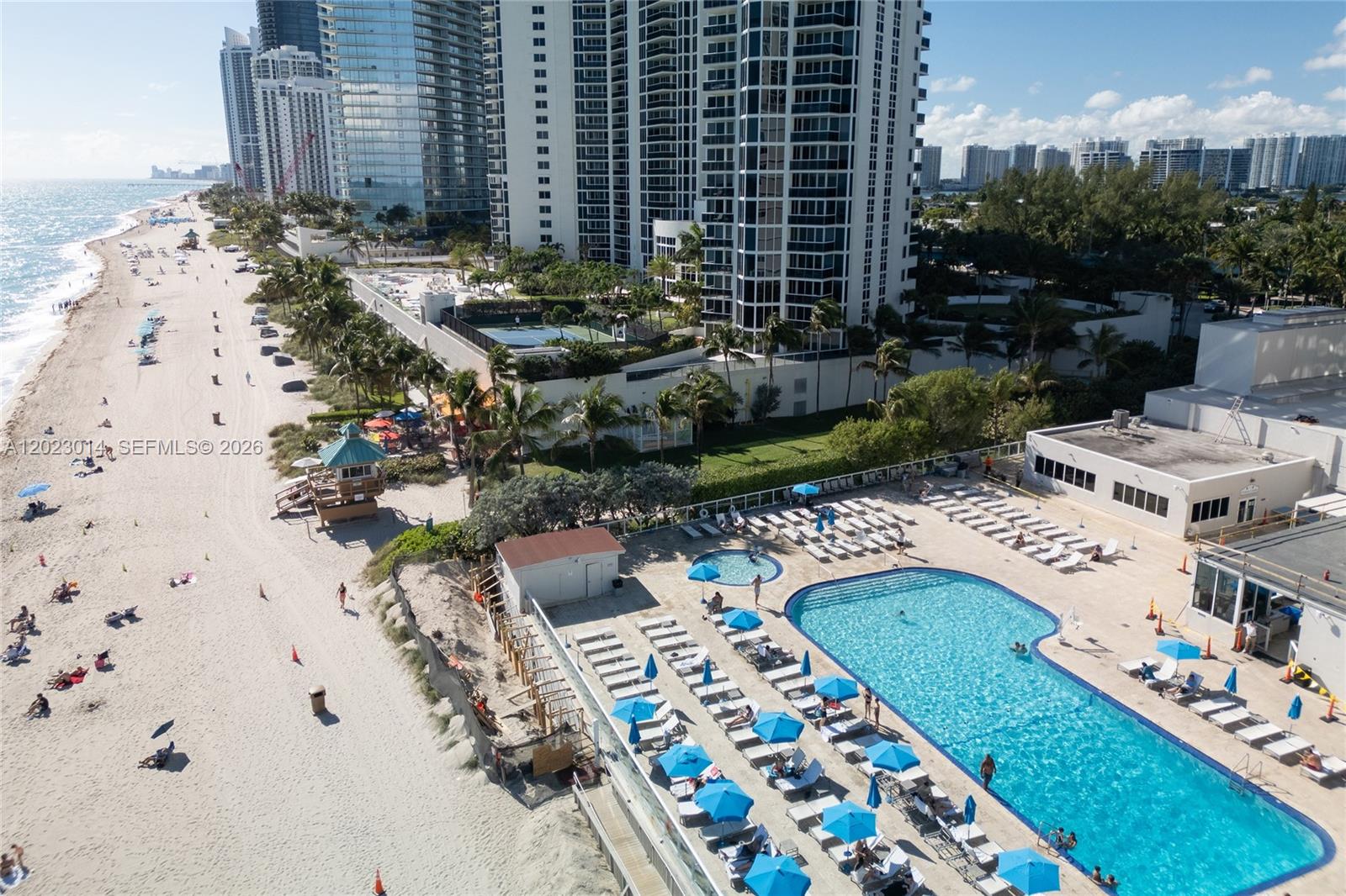 THE AVENTURA BEACH CLUB C - Residential