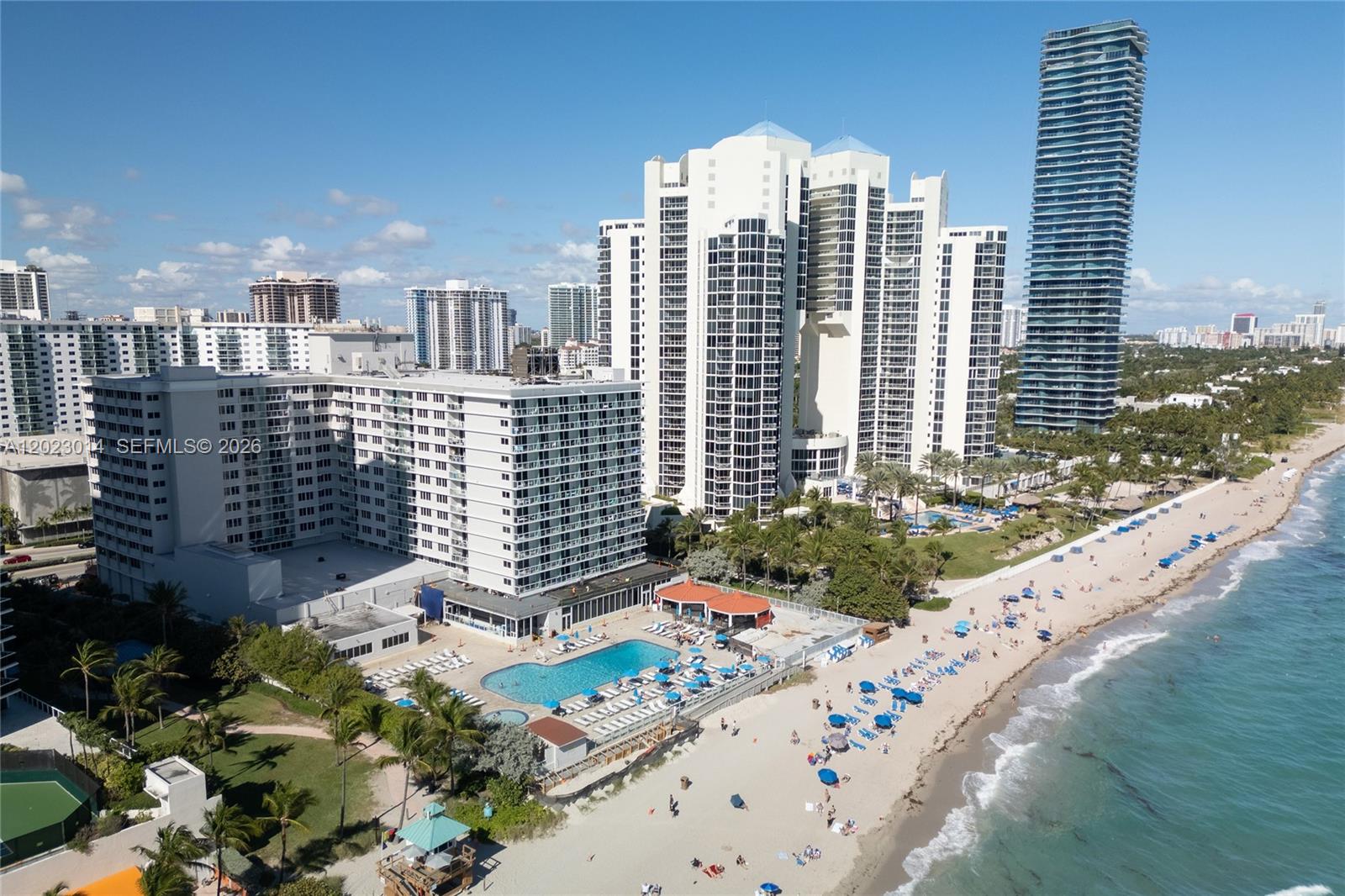 THE AVENTURA BEACH CLUB C - Residential