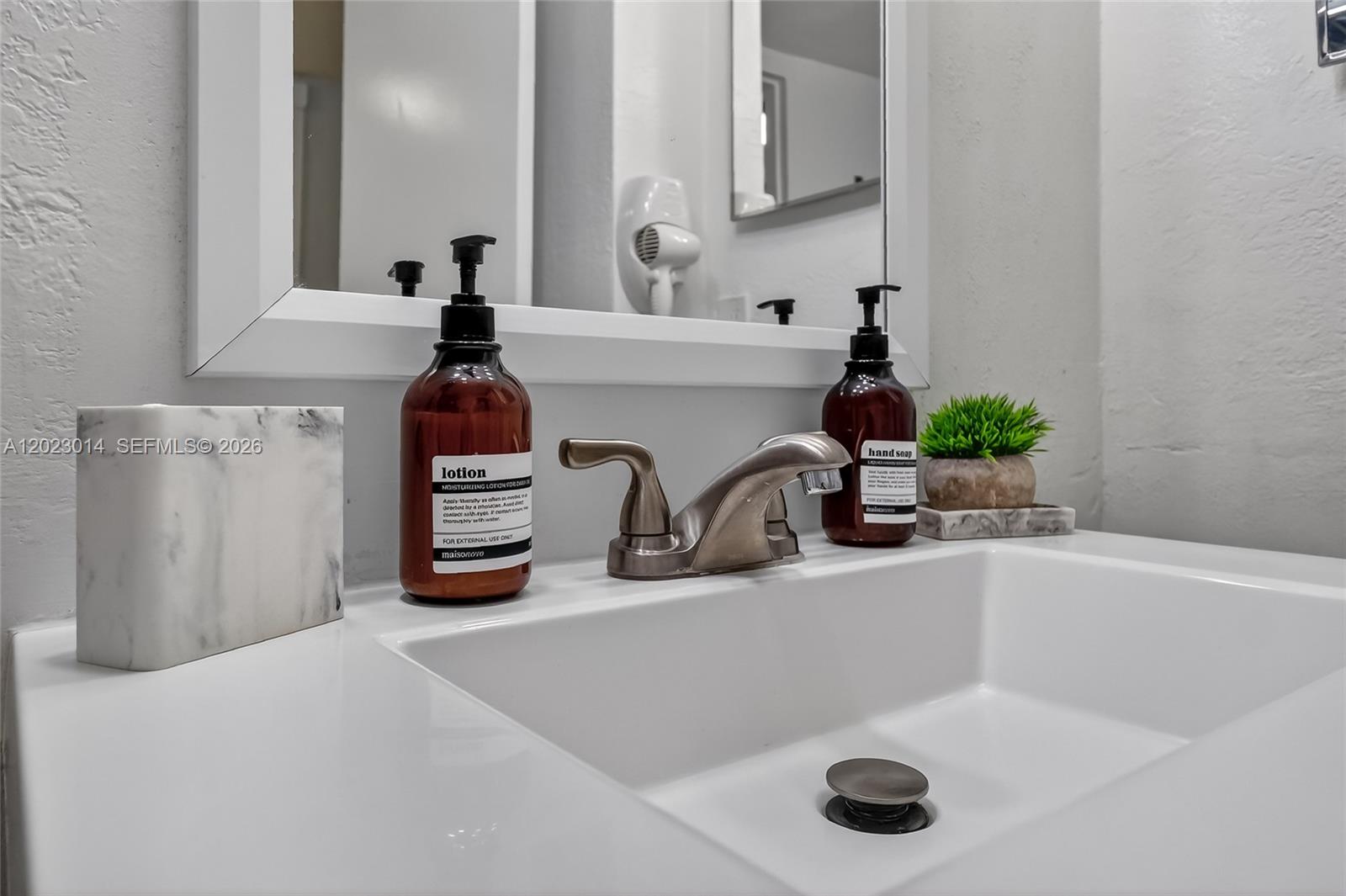 THE AVENTURA BEACH CLUB C - Residential