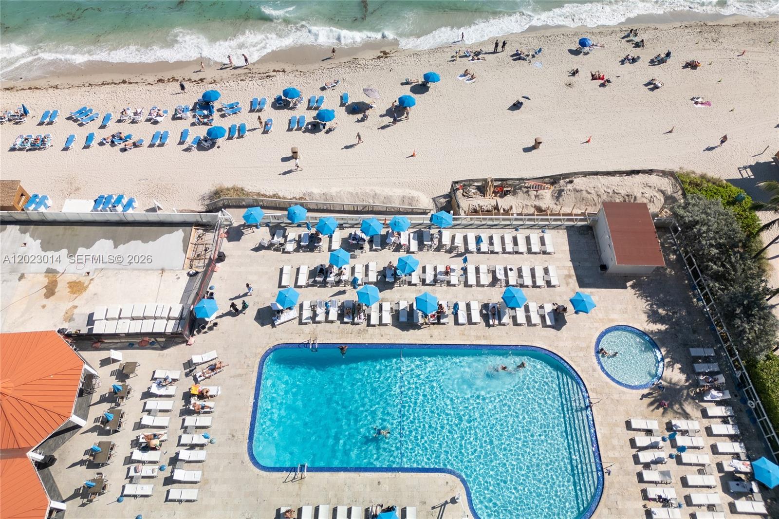 THE AVENTURA BEACH CLUB C - Residential