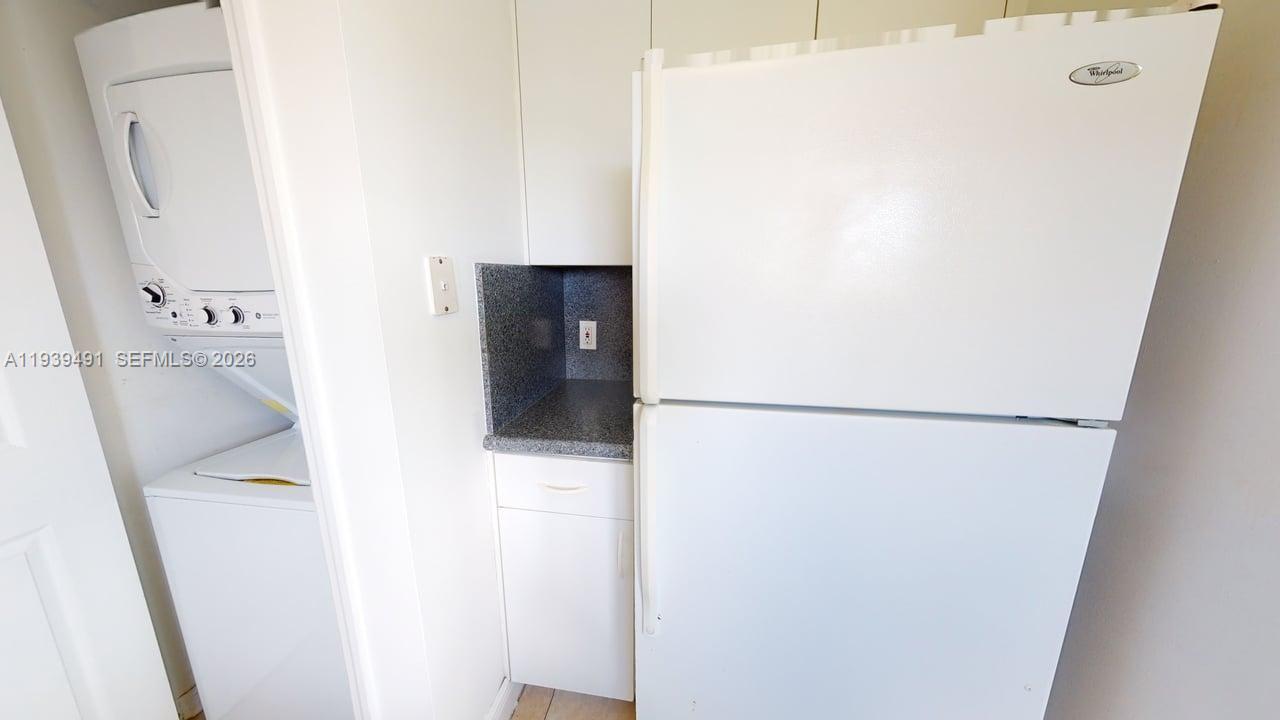 2415 NW 16th St Rd 410-1