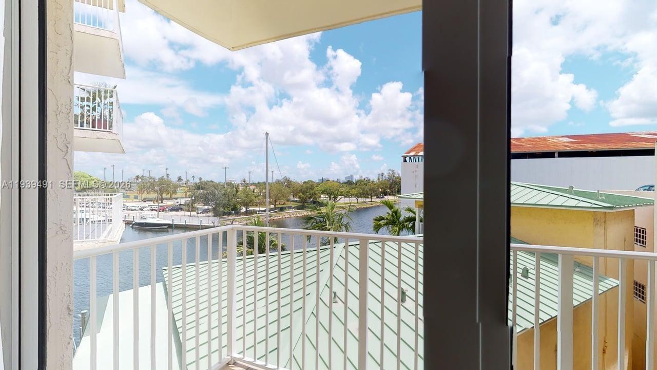 2415 NW 16th St Rd 410-1