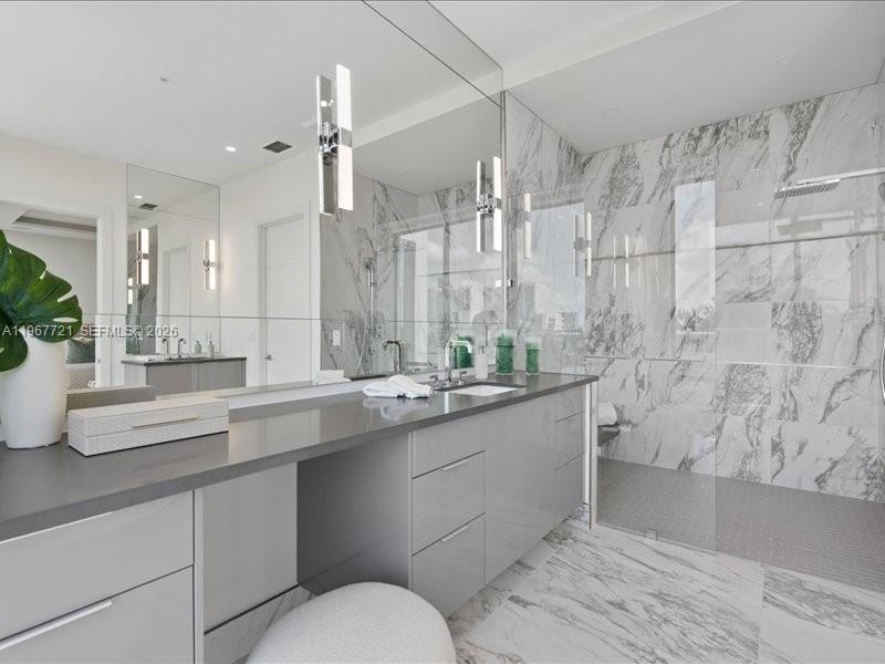 EASTERN SHORES 2ND ADDN - Residential