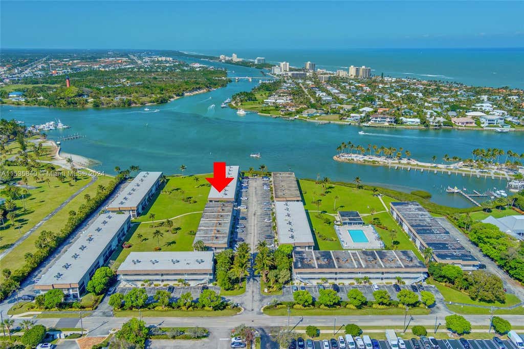 Photo of 755 S Saturn St #E201, Jupiter, FL 33477 (MLS # A11535840)