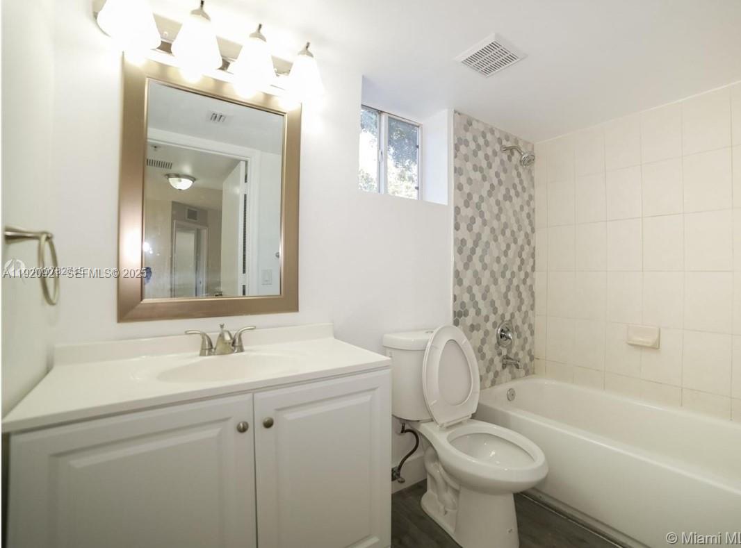 THE OAKS AT MIAMI GARDENS - Residential