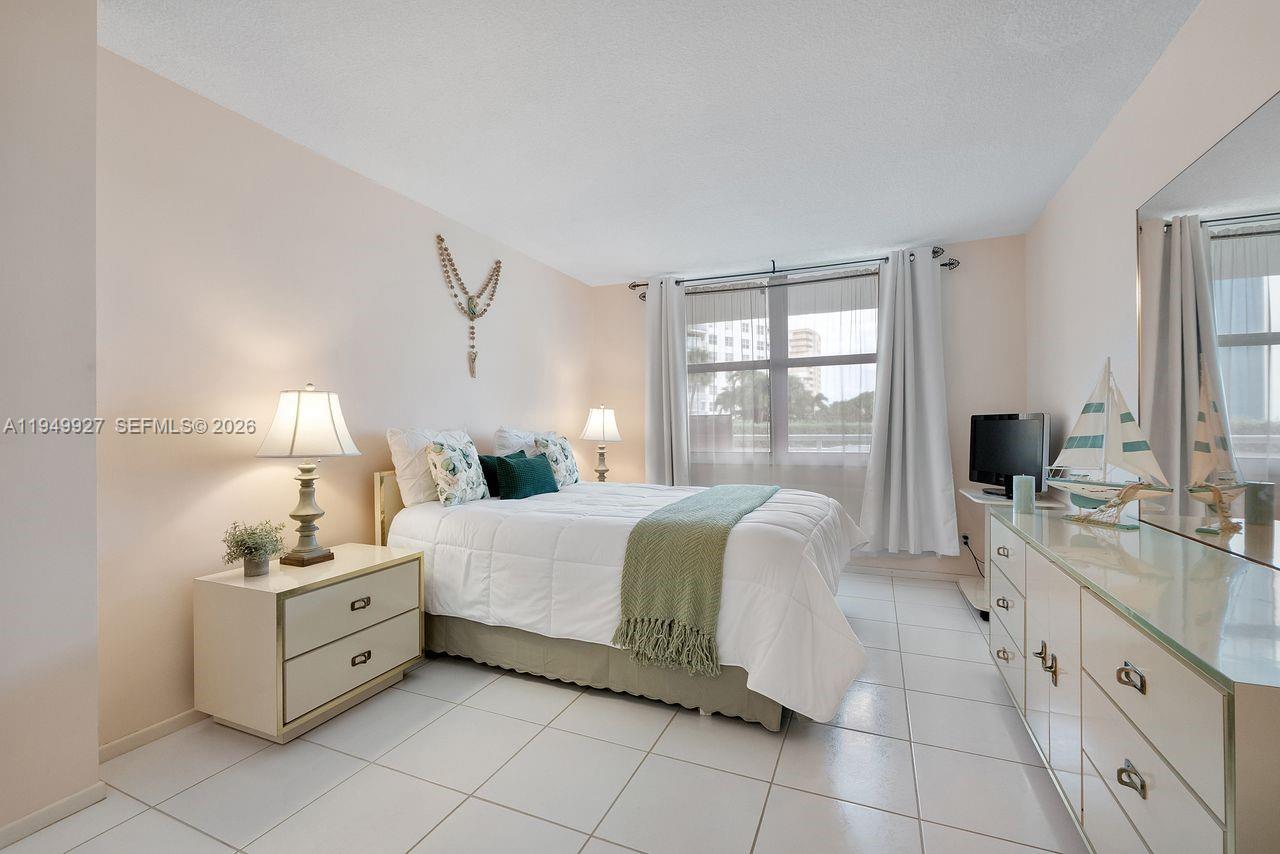 GRANADA HOUSE CONDOMINIUM - Residential