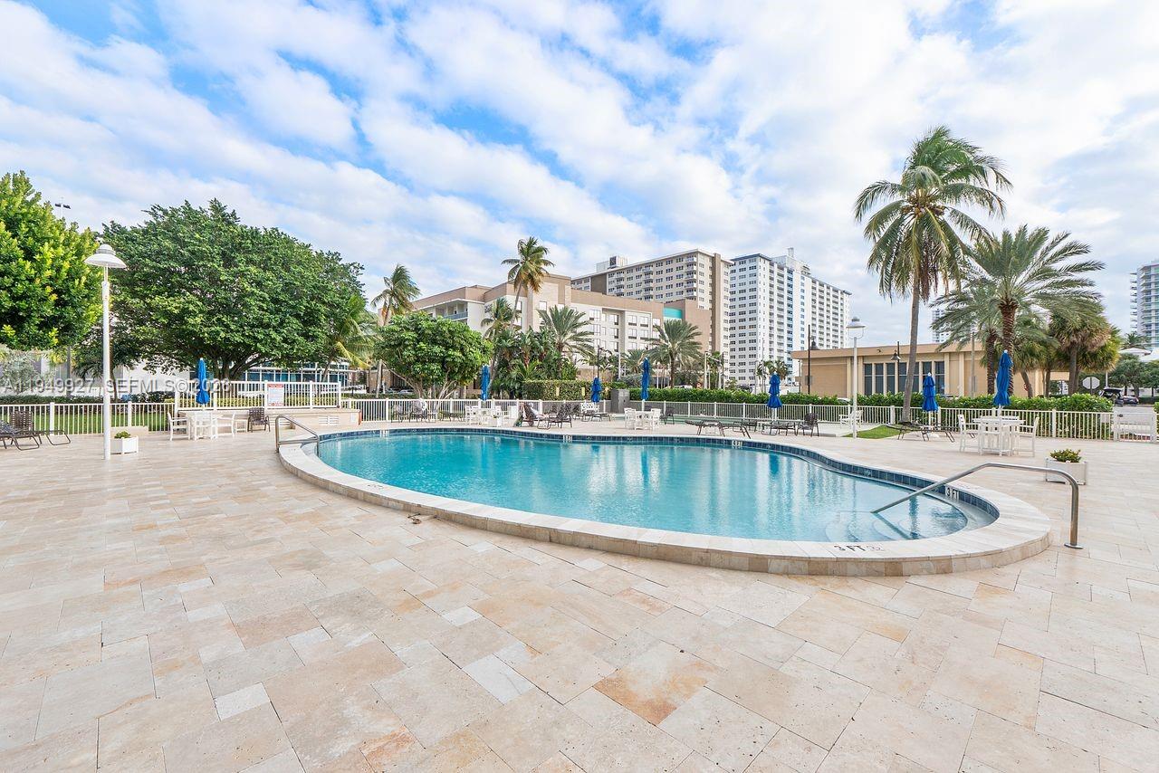 GRANADA HOUSE CONDOMINIUM - Residential