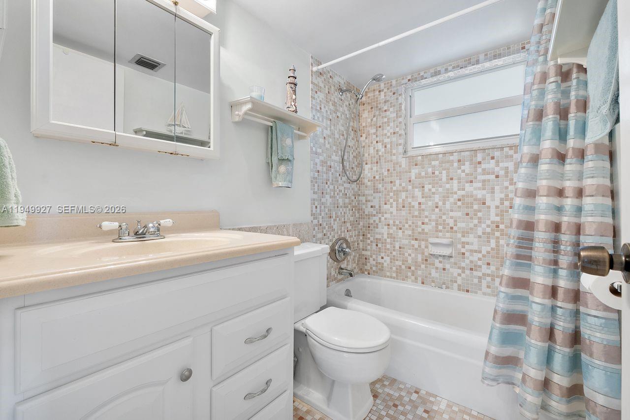 GRANADA HOUSE CONDOMINIUM - Residential