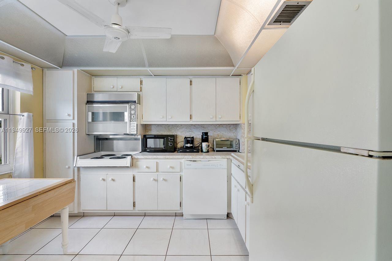 GRANADA HOUSE CONDOMINIUM - Residential