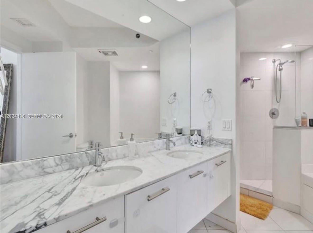 500 BRICKELL EAST CONDO - Residential