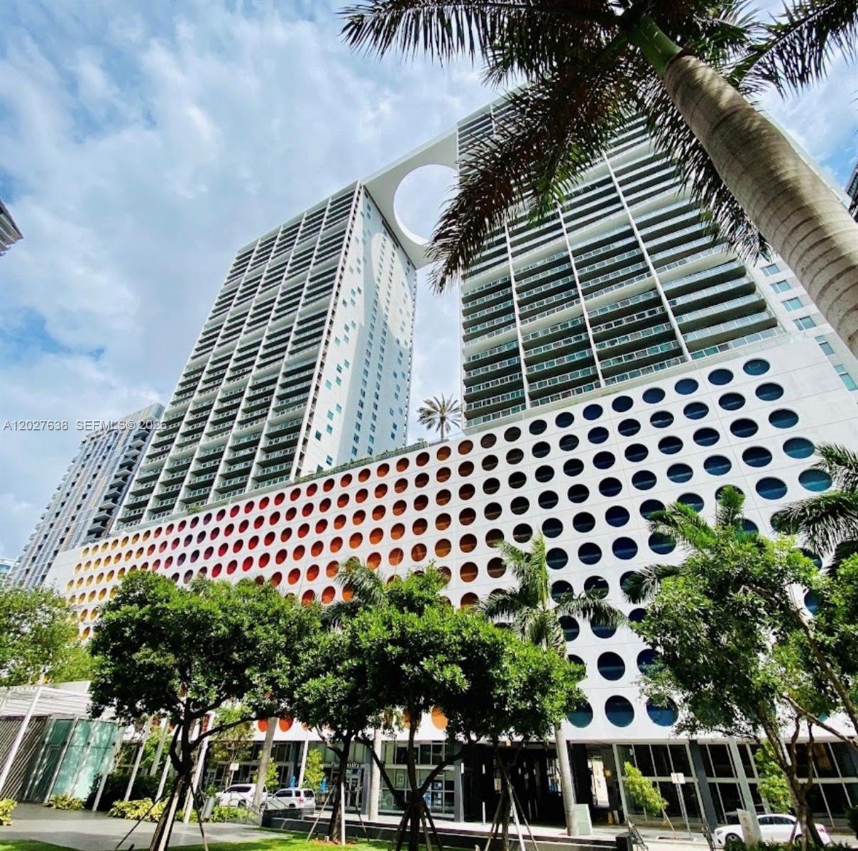 500 BRICKELL EAST CONDO - Residential