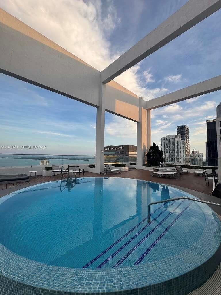 500 BRICKELL EAST CONDO - Residential