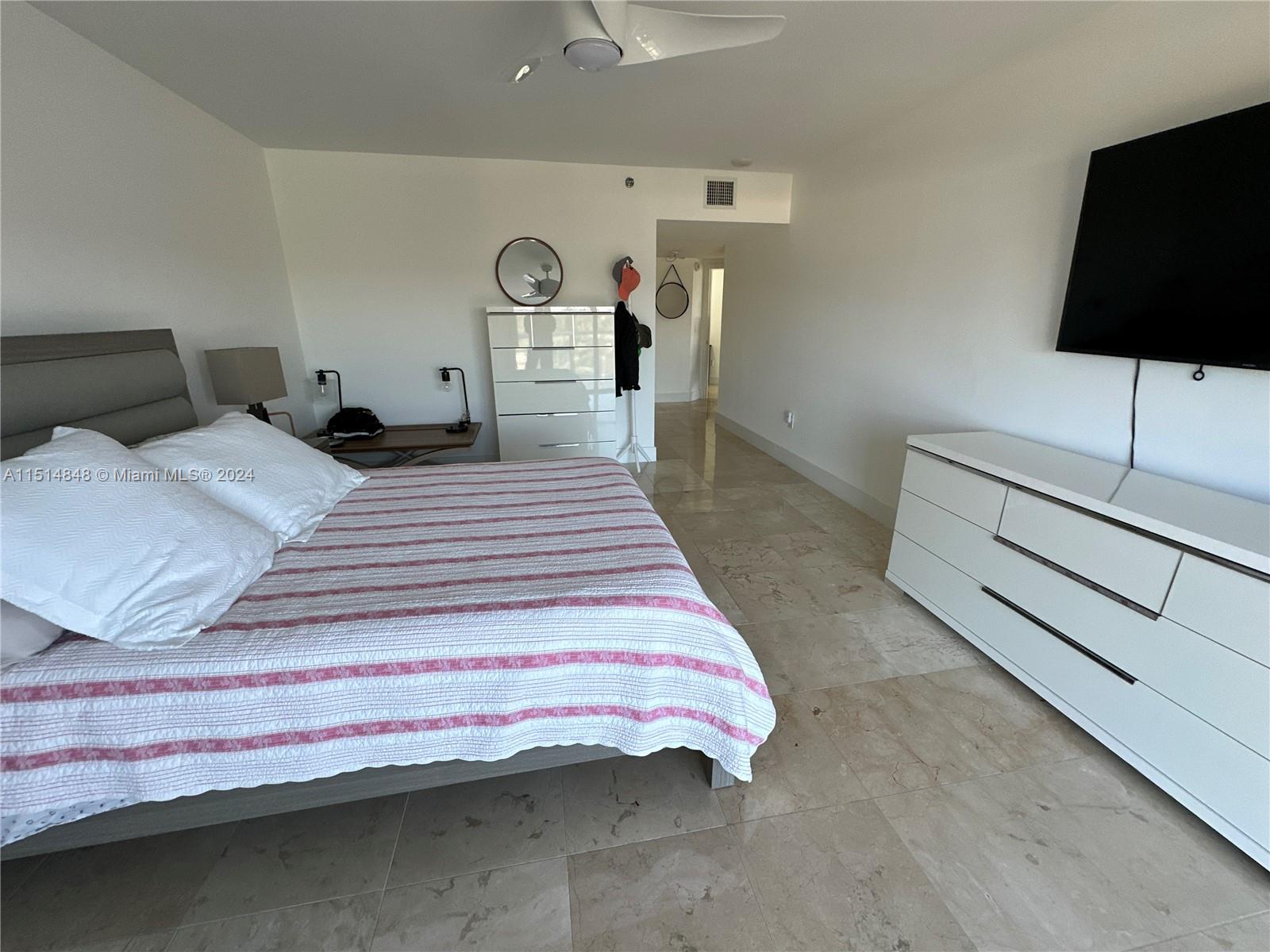 MIRAGE CONDO - Residential