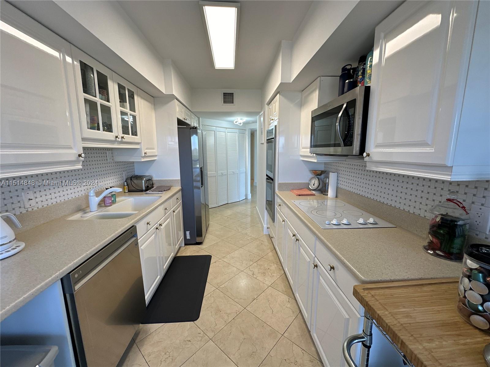 MIRAGE CONDO - Residential