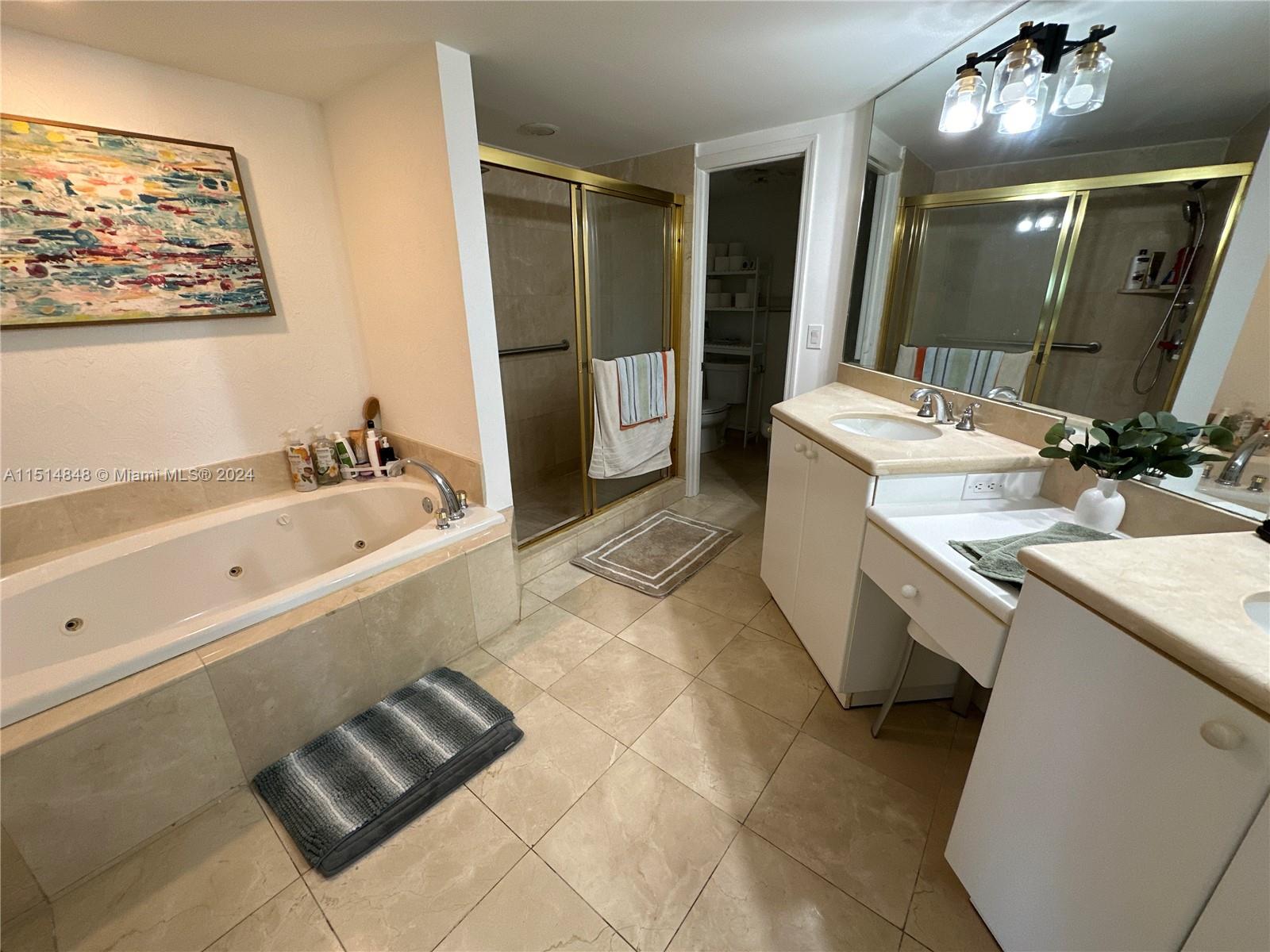 MIRAGE CONDO - Residential