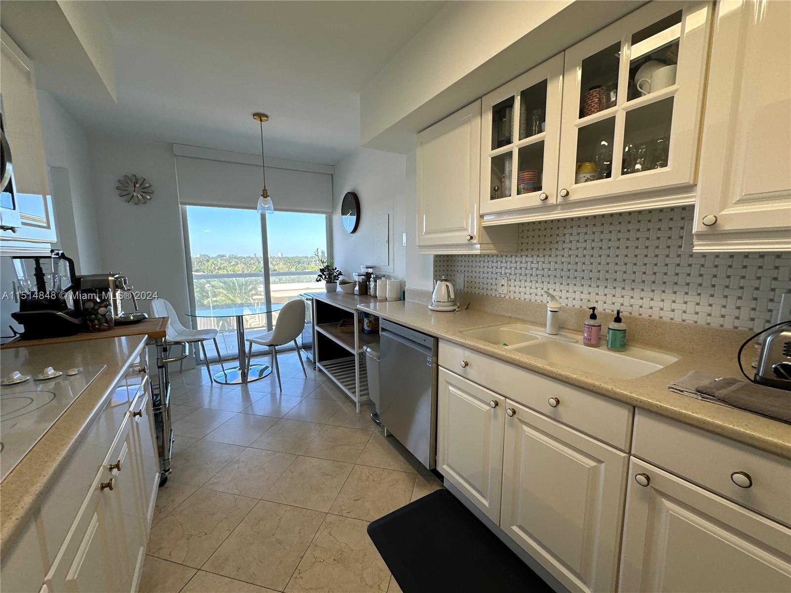 MIRAGE CONDO - Residential