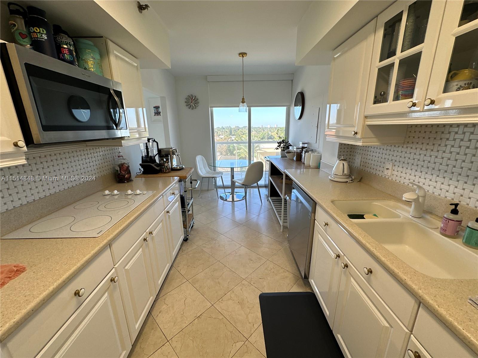 MIRAGE CONDO - Residential