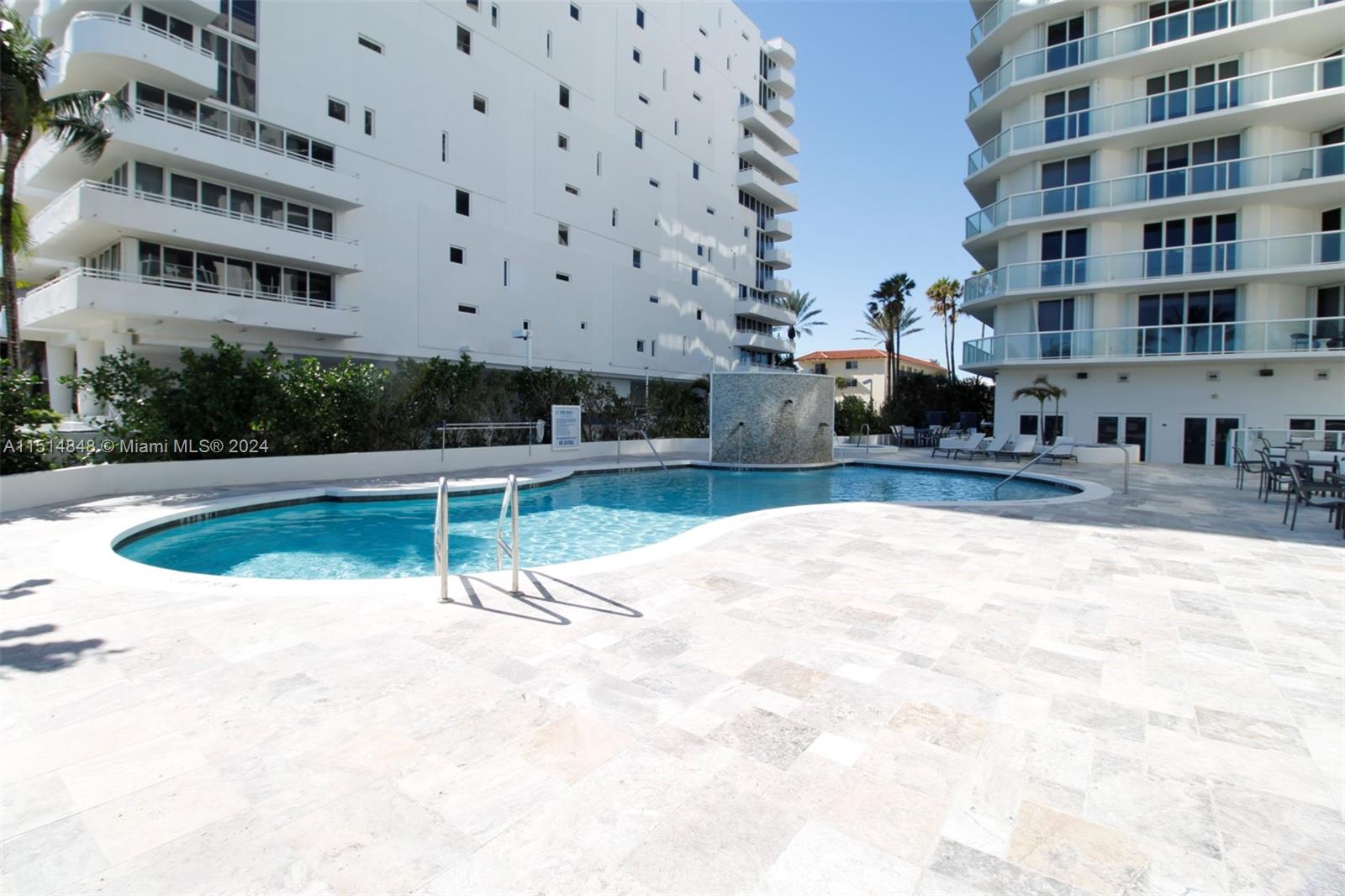 MIRAGE CONDO - Residential