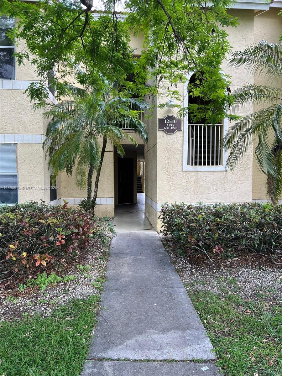 Beautiful, remodeled 1st floor apartment that features 1 bedroom, a remodeled bathroom with glass doors, a kitchen with stainless steel appliances, washer and dryer. Enjoy views of the lake and golf club from the community. The condominium complex has great amenities, including 2 swimming pools, a spa, gardens, a lake, a fitness center, tennis, basketball, racquetball courts, and picnic and barbecue areas. The property is conveniently located less than a mile from I-595 and the Sawgrass Mills shopping center, and excellent schools are nearby. It is of interest to investors because it's rented for $1,850.00
